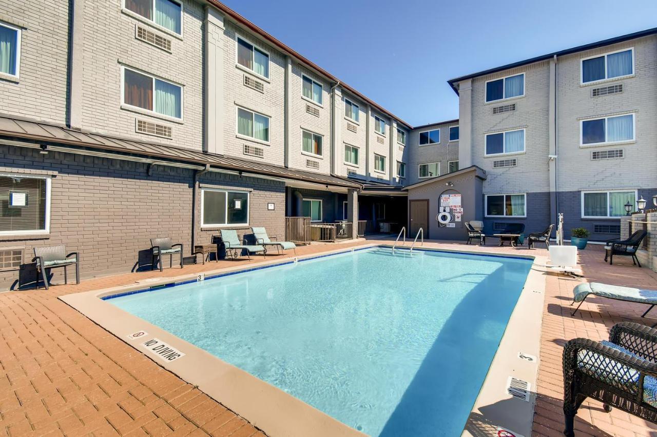 Orangewood Inn And Suites Midtown Austin Exterior photo