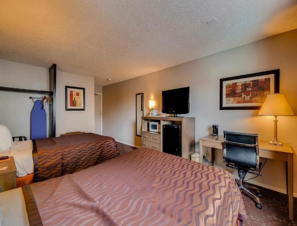 Orangewood Inn And Suites Midtown Austin Exterior photo